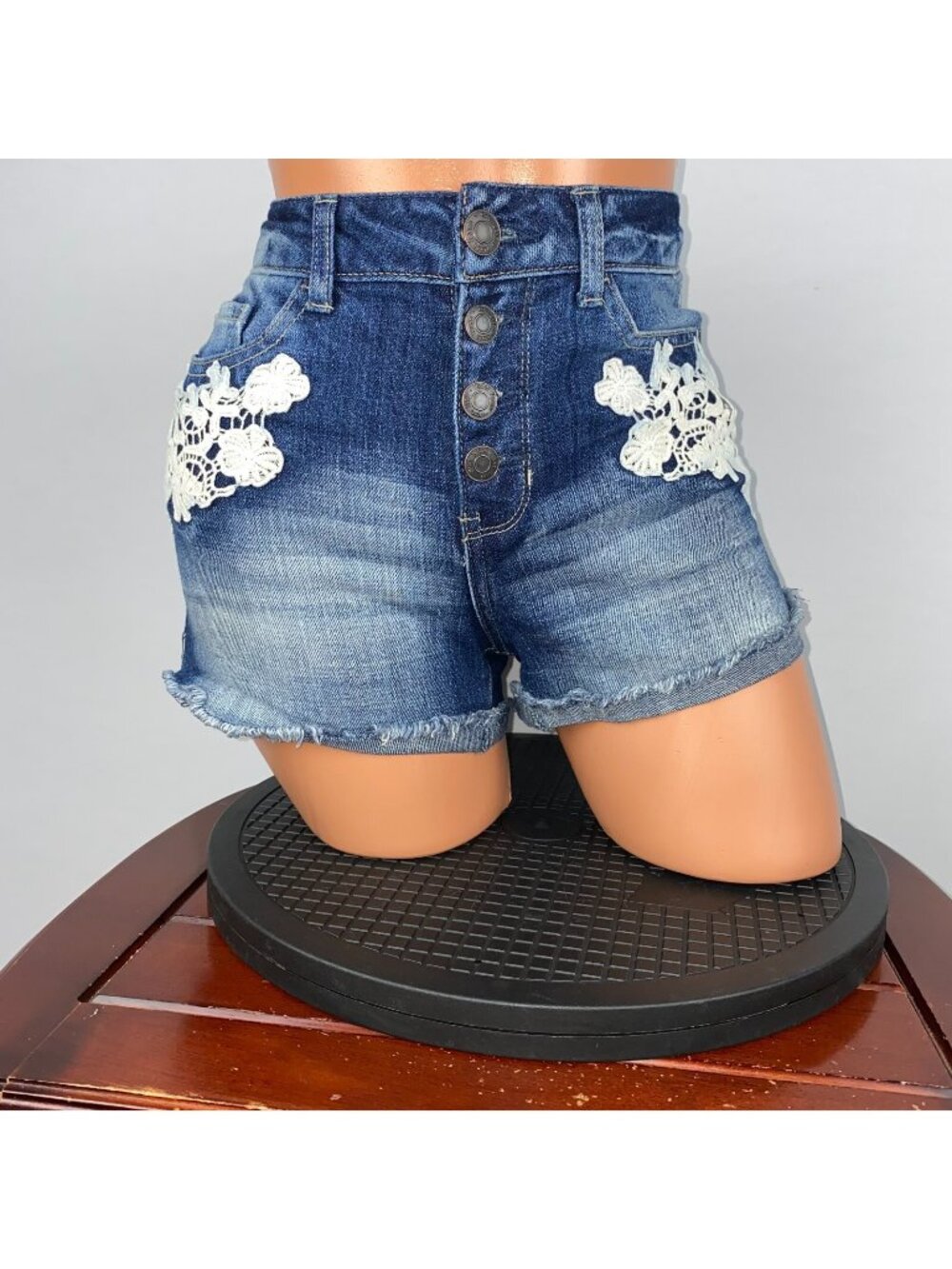 Mudd Denim Jean Shorts Juniors Size 5 Floral Lace Crochet Cuffed Button Fly Boho